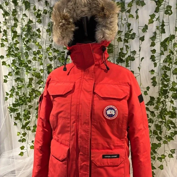 Women’s Canada Goose Expedition Parka - Picture 3 of 16